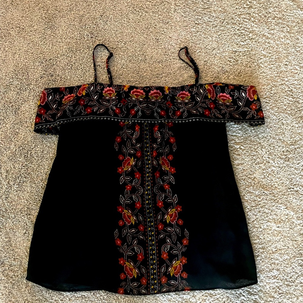 Socialite Off the shoulder Top